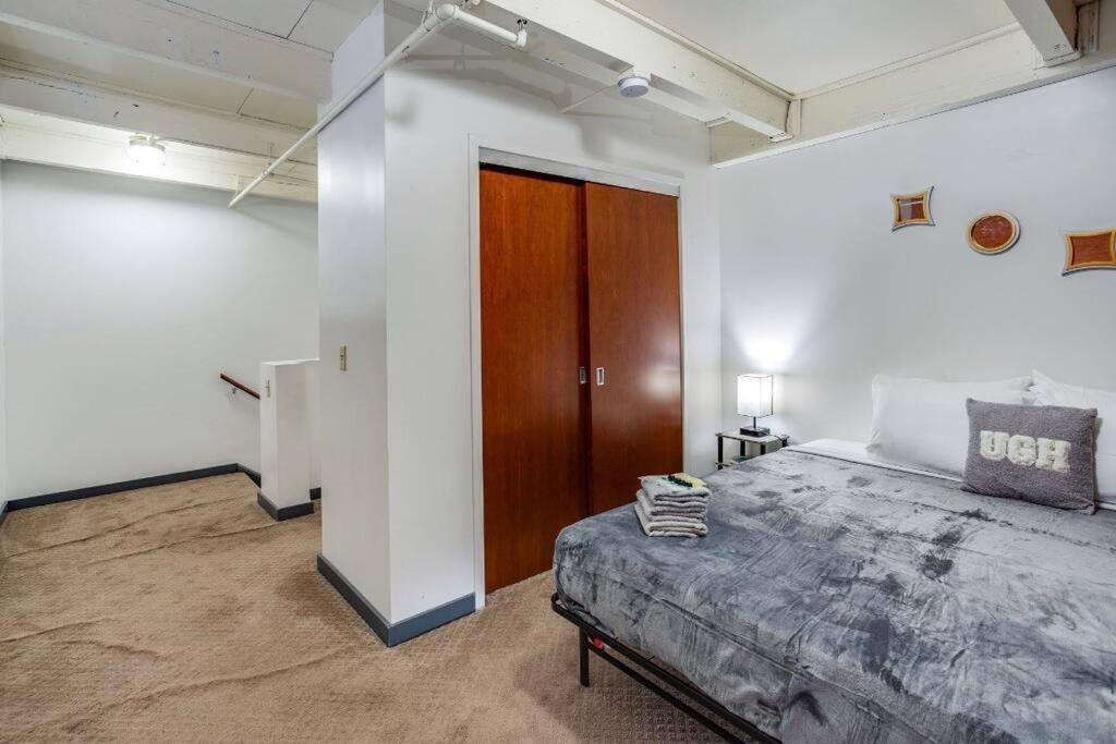 Centric Modern Loft W/ King Beds Apartment โรเชสเตอร์ ภายนอก รูปภาพ
