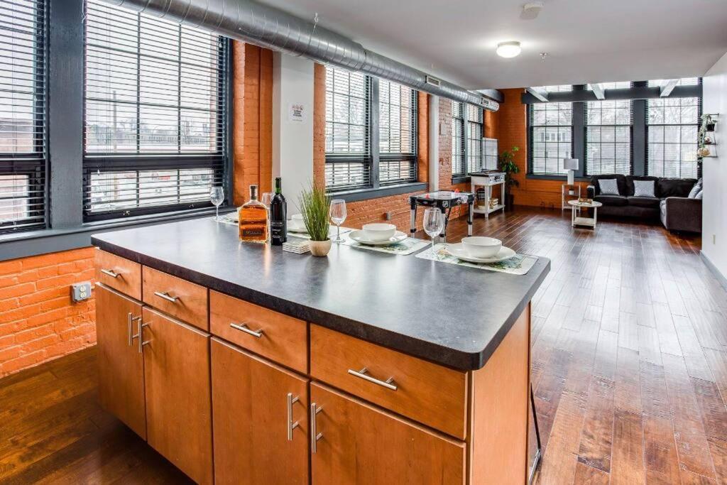 Centric Modern Loft W/ King Beds Apartment โรเชสเตอร์ ภายนอก รูปภาพ