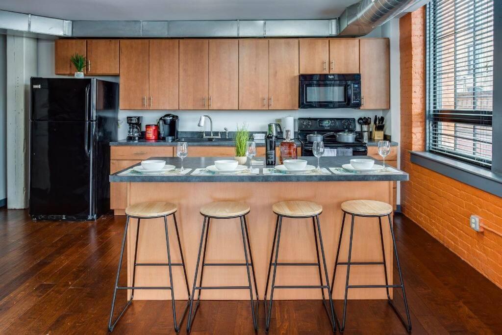 Centric Modern Loft W/ King Beds Apartment โรเชสเตอร์ ภายนอก รูปภาพ